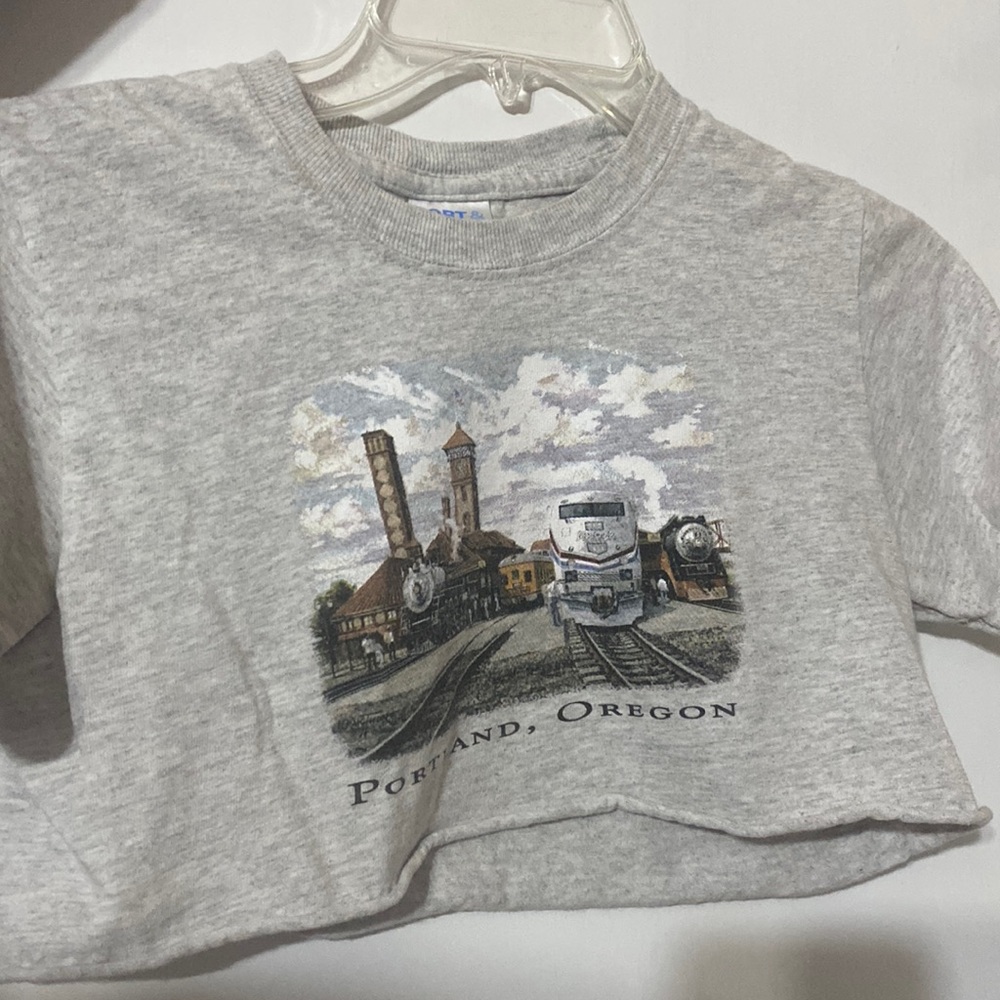 youth size small cropped port and company top